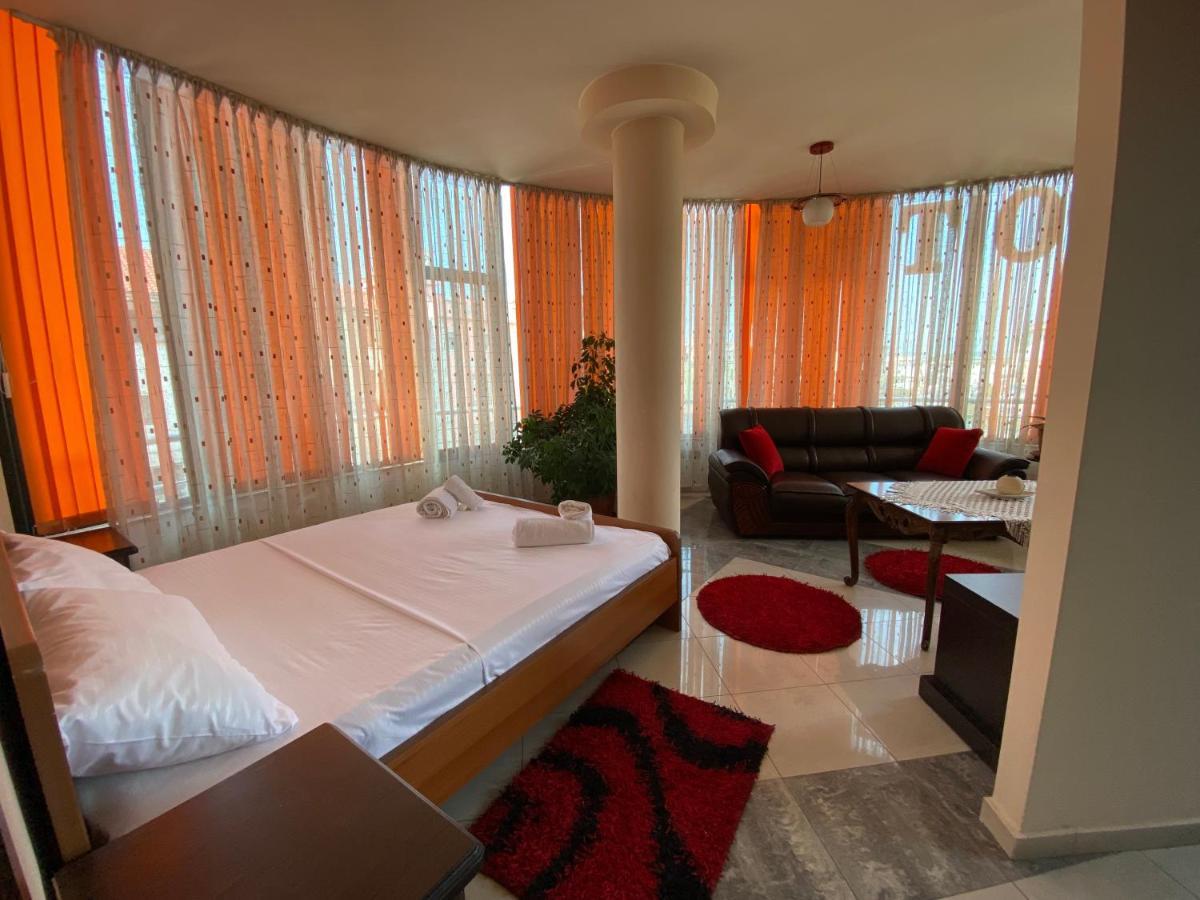 Hotel W Bush Square Fushe-Kruje Eksteriør billede